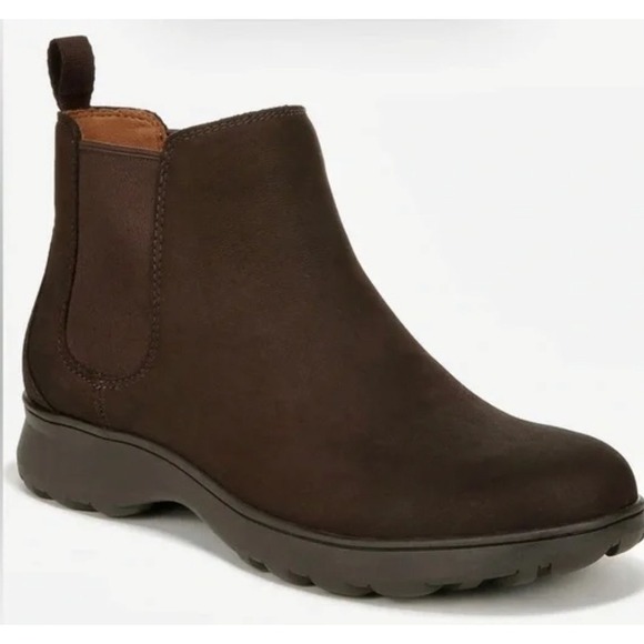 NEW! VIONIC Woman's Evergreen Chelsea Ankle Boots Dark Brown Nubuck Size 9 $160 - Picture 1 of 16
